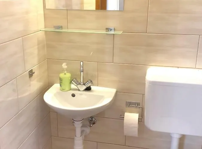 Suele & 3* באלאטונפורד